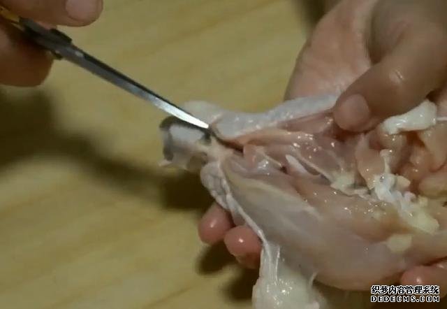 雞腿的新吃法，不蒸不煮不烤，不用一滴油，外香內(nèi)酥太好吃了