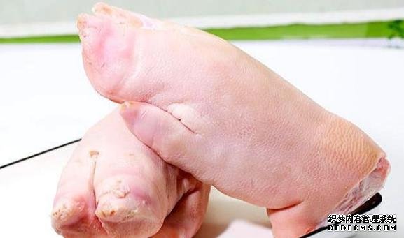 買豬蹄時(shí)，前腳和后腳口感差別大，方法教給你，可別買錯(cuò)了