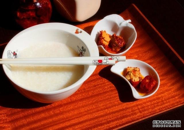 自己做安心腐乳，美味又養(yǎng)生的民間食譜。