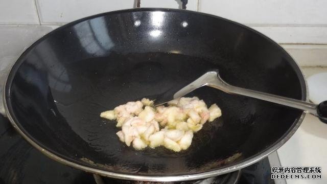 花菜燒肉做法，色香味俱全，能讓你多吃幾碗飯