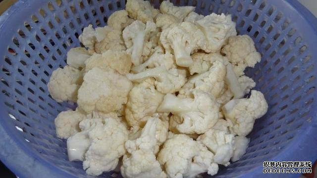 花菜燒肉做法，色香味俱全，能讓你多吃幾碗飯