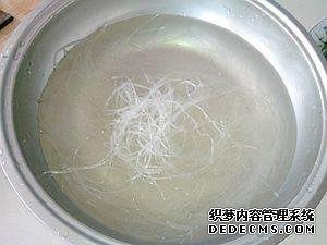 雜蔬肉末炒粉絲最好吃的做法，脆爽Q彈不粘鍋，色香味俱全
