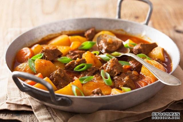 學(xué)會這樣做梨子燉肉，真是太香了，美味解饞超好吃，上桌就掃光