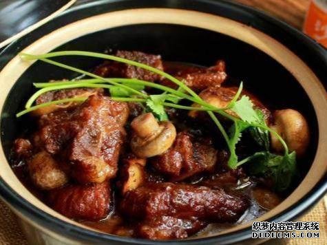 蒜蓉風(fēng)味茄子，蘑菇牛腩煲，山藥小炒肉這幾道家常菜的做法