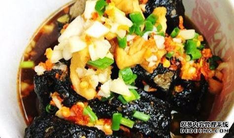 中國以“臭”為美的4種美食，臭豆腐上榜，吃過的都是“勇士”