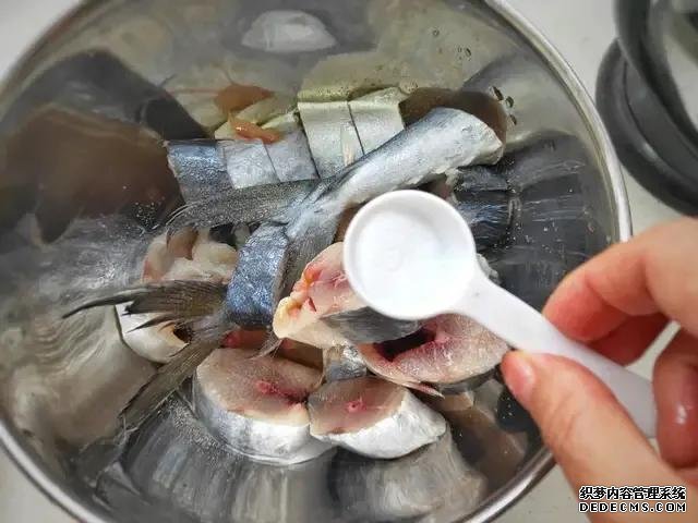 遇上這魚從不手軟，一買就是10斤，肉嫩刺少營養(yǎng)高，每次都吃不夠