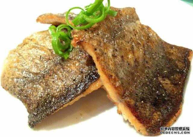 鯽魚我只服這樣做，稍微腌制風(fēng)干，做好一次可以吃上半年