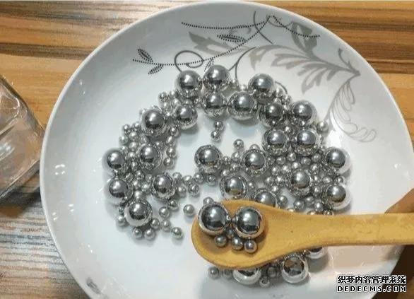 假如世上只剩下這幾種難吃的童年零食，你會(huì)選哪個(gè)吃？