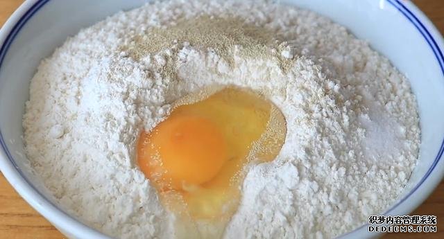 油條不要加泡打粉了，教你健康做法，個個空心蓬松，比買的還好吃