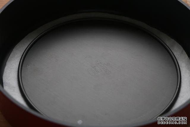 蛋卷不要買了，不要蛋卷機(jī)，只要平底鍋就能做，又香又脆超美味
