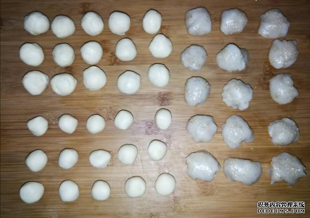 一碗面粉，一把芝麻，老婆餅在家做，不出門(mén)也能吃到，酥到掉渣