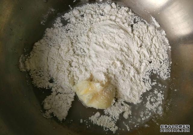 一碗面粉，一把芝麻，老婆餅在家做，不出門(mén)也能吃到，酥到掉渣