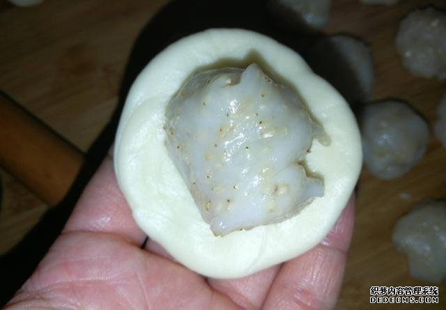 一碗面粉，一把芝麻，老婆餅在家做，不出門(mén)也能吃到，酥到掉渣