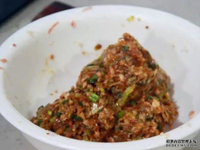 教你做個懶人小籠包，面都不用揉，個個皮薄餡大，一口咬下去爆汁