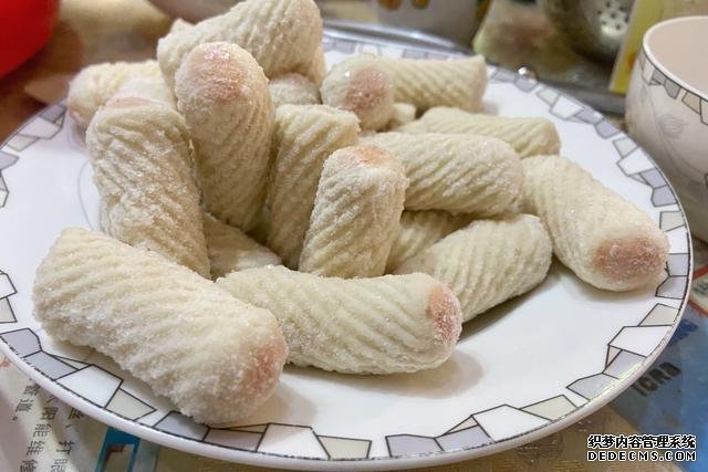 假期快結(jié)束，家里食材剩太少，湊齊食材，也要做頓簡(jiǎn)單“大餐”