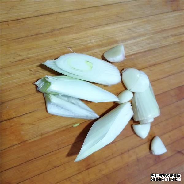 老公隔三差五就饞這菜，1斤才12元，比紅燒肉香多了，1周吃1次
