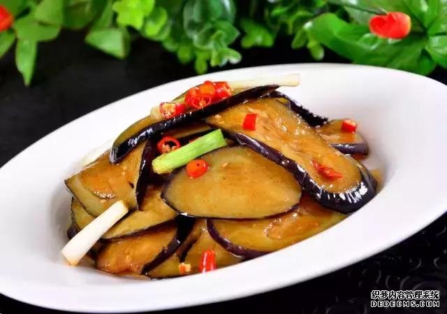 15道葷菜熱菜做法，10道涼菜下酒菜做法，簡(jiǎn)單易做，待客備用