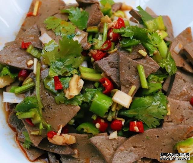 心情不好試試幾道家常下酒菜，做法簡(jiǎn)單，鮮香入味，喝兩杯解解悶