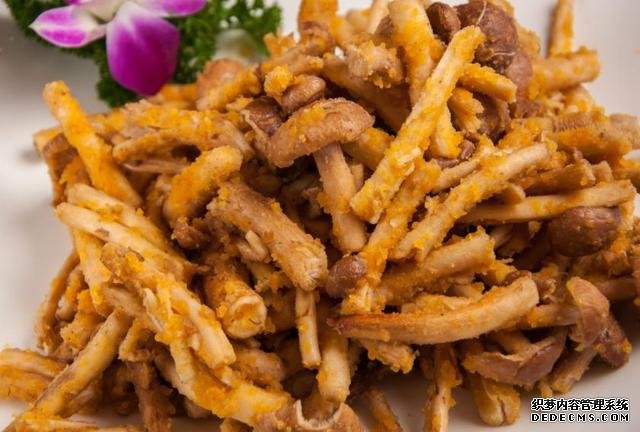 美食推薦：娃娃菜腐竹、咸蛋黃茶樹菇、薄荷羊肉、五香雞爪的做法