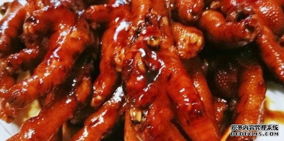 美食推薦：娃娃菜腐竹、咸蛋黃茶樹菇、薄荷羊肉、五香雞爪的做法