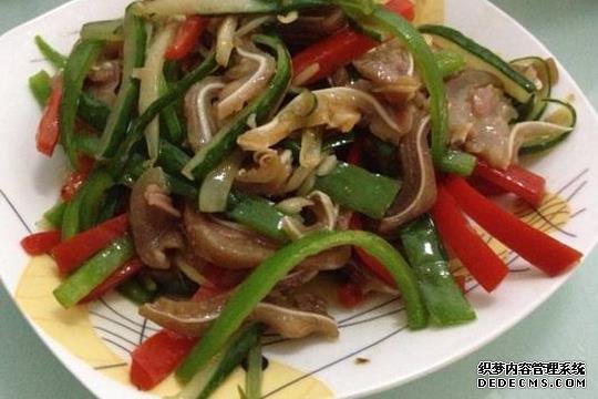 美食推薦：蒜香瓜藤、醬油炒木耳、菠菜炒肥牛、腐竹排骨湯的做法