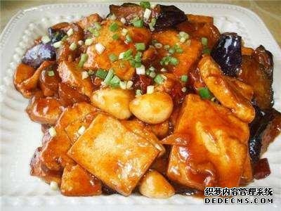 美食推薦：豆皮開花卷，豆腐燜茄子，絲瓜炒豆腐，海鮮菇蒸腐竹