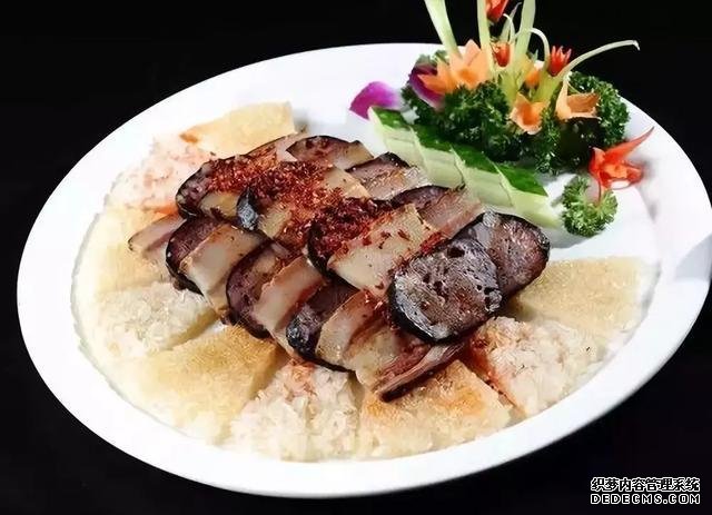 舌尖上的誘惑：生焗鮮鮑仔、椒鹽小土豆、臘香鍋巴，值得推薦