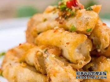 椒鹽九肚魚，虎皮青椒，秘制湘鍋雞這幾道家常菜的做法