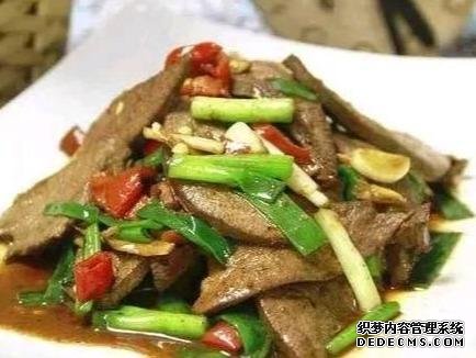 香菜爆豬肝，剁椒梅鱭魚干，蕃茄魚片這幾道家常菜的做法