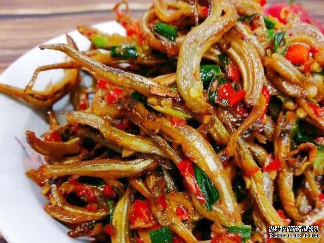 香菜爆豬肝，剁椒梅鱭魚干，蕃茄魚片這幾道家常菜的做法