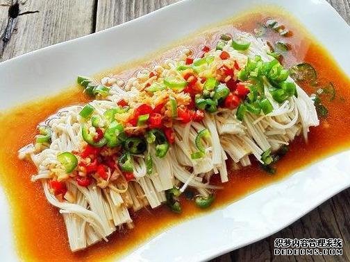 香菜爆豬肝，剁椒梅鱭魚干，蕃茄魚片這幾道家常菜的做法