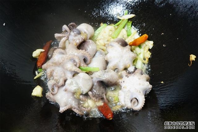 春天，最好吃的海鮮就是它，25元一斤，廉價又美味，孩子都吃嗨了