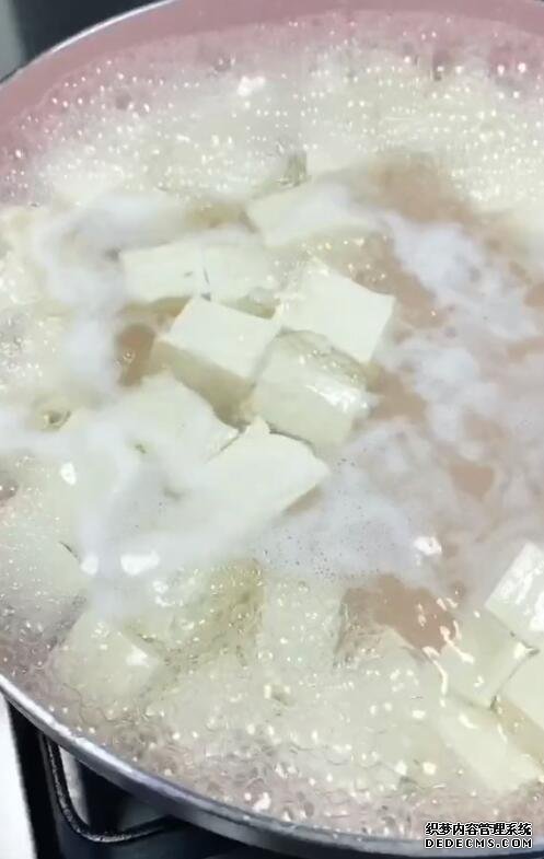 麻婆豆腐的家常做法，口感順滑，麻辣鮮香，這個(gè)竅門一定要記住