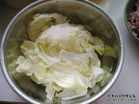 家庭版自制水煮肉，肉嫩軟滑，麻辣鮮香，每次做都不夠吃