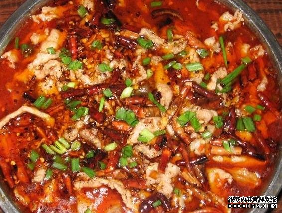 家庭版自制水煮肉，肉嫩軟滑，麻辣鮮香，每次做都不夠吃
