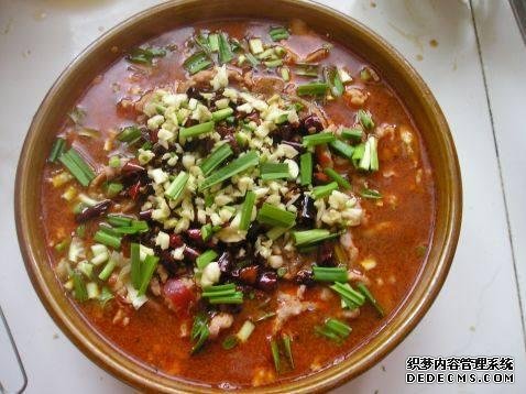 家庭版自制水煮肉，肉嫩軟滑，麻辣鮮香，每次做都不夠吃