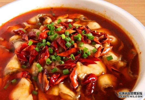 家庭版自制水煮肉，肉嫩軟滑，麻辣鮮香，每次做都不夠吃