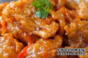一款色香味美香辣酸甜，寓意紅紅火火的菜，讓你吃了久久不能忘懷