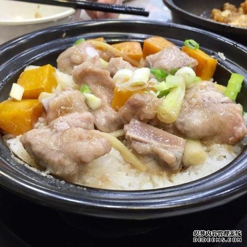 好吃的煲仔飯，有飯有菜，營養(yǎng)豐富，省時省力又省心