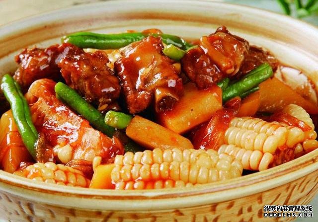 有葷有素，營(yíng)養(yǎng)豐富的大亂燉，制作簡(jiǎn)單鮮香可口的地三鮮