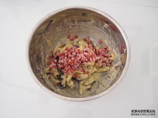 茄子換種做法，搭配牛肉做“披薩”，味道特別值得嘗試