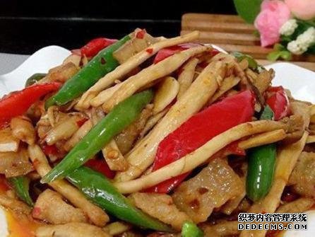 蘿卜泡菜，醬香茶樹菇，香蕉松餅這幾道家常菜的做法