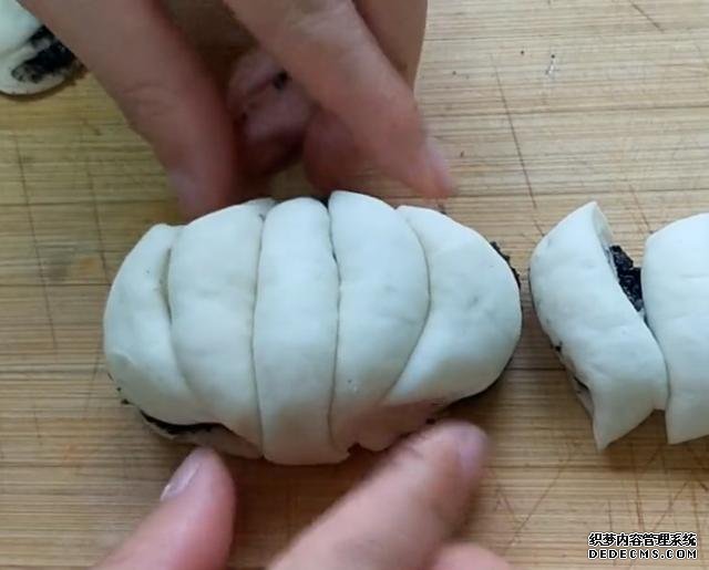 活了30年，才知道黑芝麻加雞蛋這樣做這么好吃，營(yíng)養(yǎng)解饞，流口水