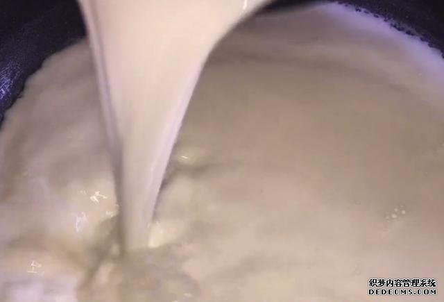 牛奶別直接喝了，教你一個(gè)新吃法，又香又甜真好吃，做法還簡(jiǎn)單