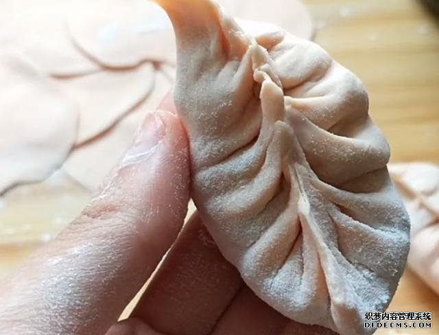 蘿卜渾身都是寶，教你秘制新吃法，不炒不燉不炸，出鍋全家流口水