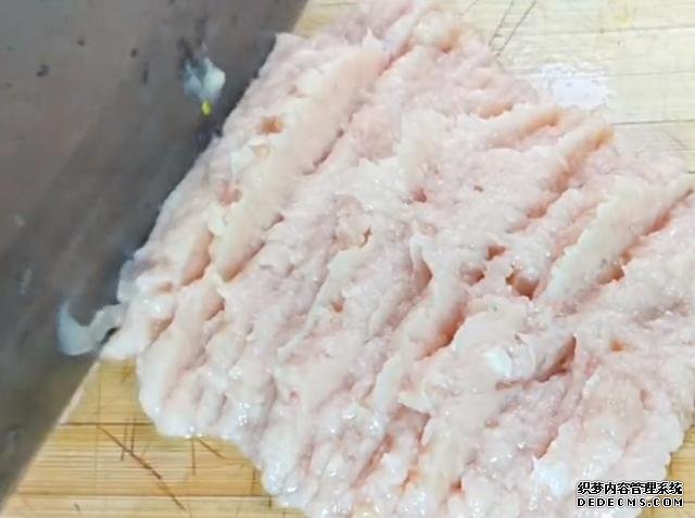 春天要多吃胡蘿卜，教你秘制新吃法，不炒也不腌，上桌3斤吃不夠