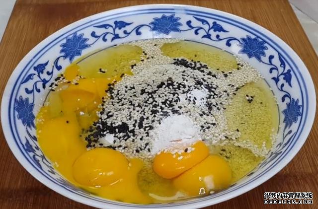 第一用芝麻做小饅頭，不蒸不煮不油炸，簡單又營養(yǎng)，真的太好吃了