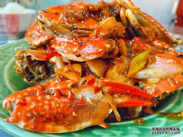 螃蟹不是只有清蒸一種做法，教你一道爆炒海蟹，口感鮮香且入味