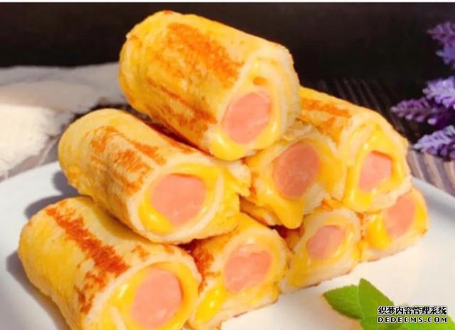5分鐘快手早餐！咬一口就爆漿的吐司卷