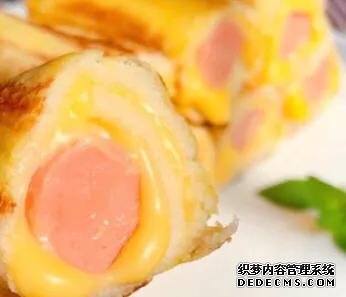 5分鐘快手早餐！咬一口就爆漿的吐司卷